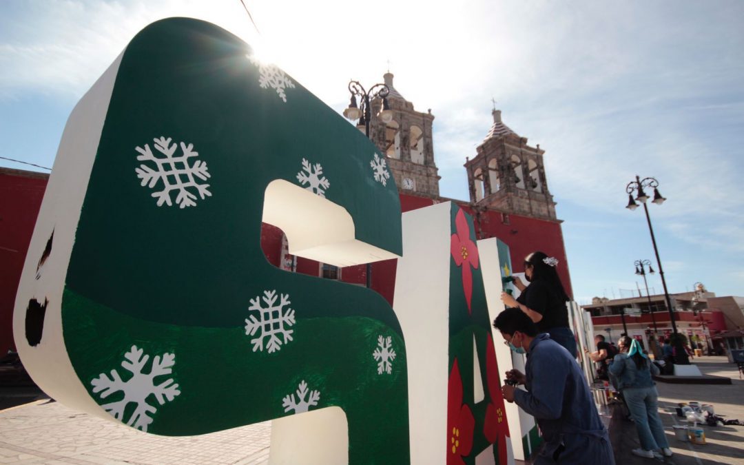 Artistas plasman espíritu navideño en nomenclatura de Salamanca