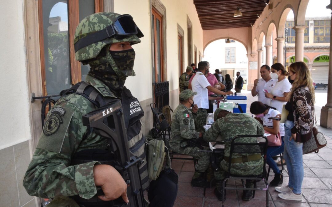 Vacunará Ejército Mexicano a rezagados en oficinas de la Presidencia Municipal de Salamanca