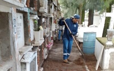 Servicios Públicos Municipales da mantenimiento a cementerios de Salamanca