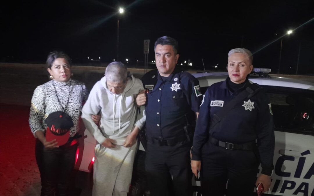 Policía de Salamanca entrega a adulto mayor extraviado