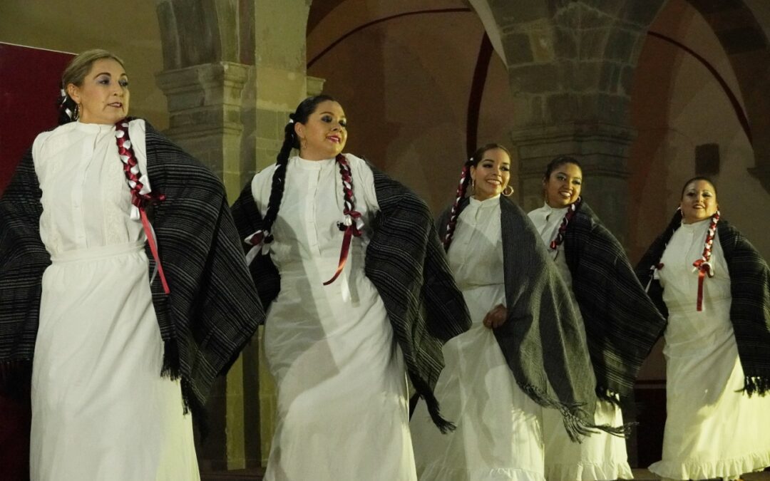 Salamanca celebra con música y danza 420 años de su fundación