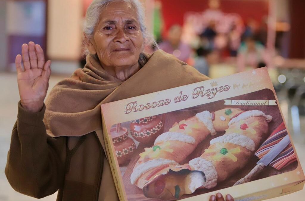 Gobierno de Salamanca entrega tradicionales Roscas de Reyes en zonas vulnerables