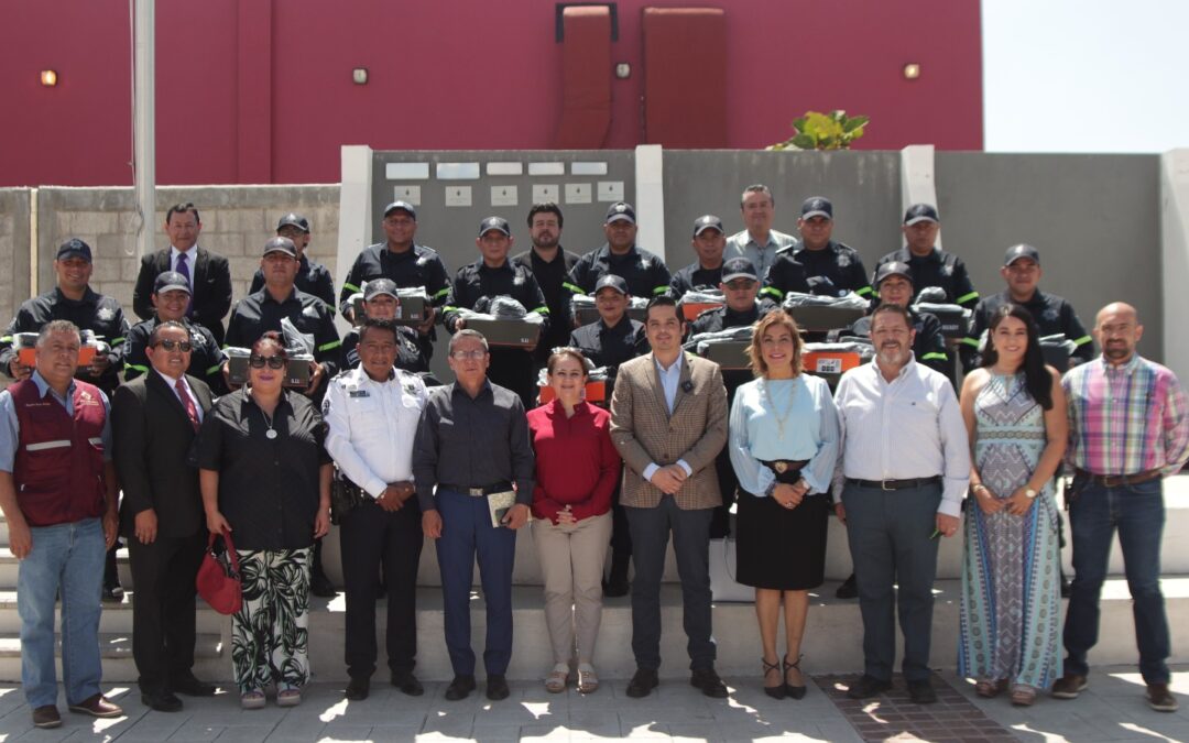 Entrega César Prieto nuevos uniformes a Policías de Salamanca