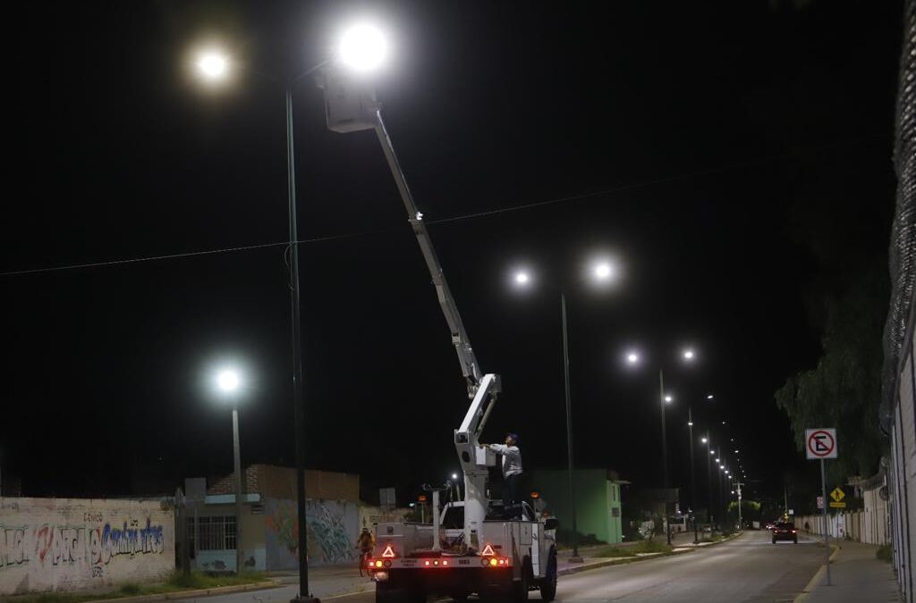 El Gobierno de Salamanca Continúa con la Rehabilitación e Instalación de Luminarias
