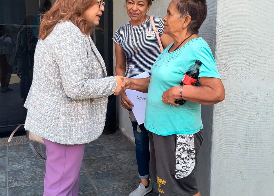 DIF Salamanca ayuda con asesoría jurídica a adultos mayores desalojados