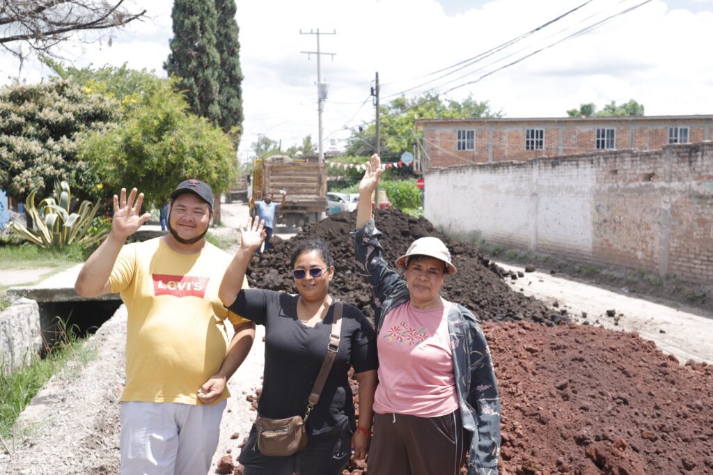 Continúan trabajos de mantenimiento en calles y caminos de comunidades rurales de Salamanca