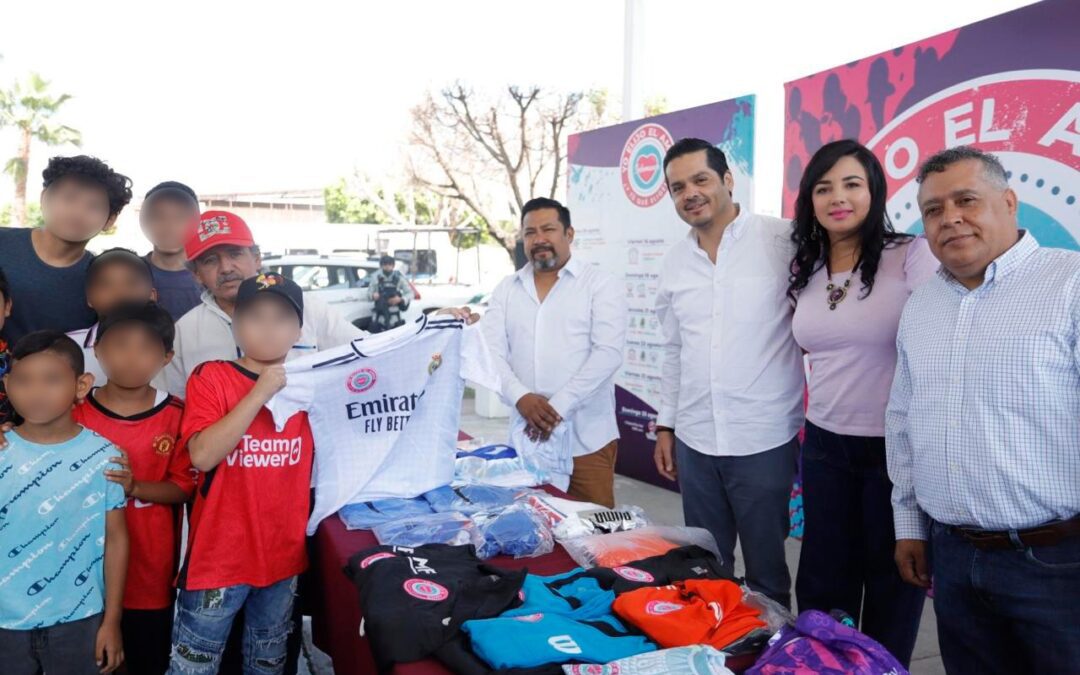 Salamanca Transforma el Futuro: Se entregan uniformes deportivos y apoyos para perritos en resguardo