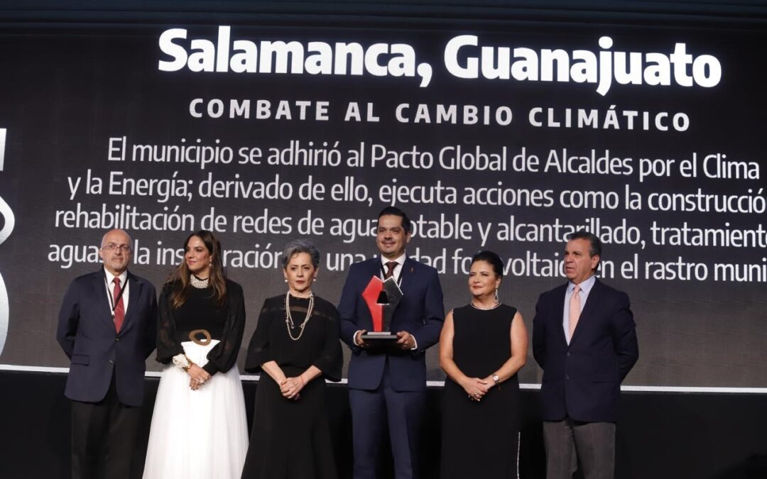 Recibe el presidente César Prieto Premio a las Mejores Prácticas de Gobiernos Locales 2024.