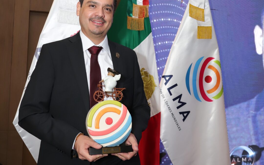 César Prieto Recibe el Premio Internacional Alma 2024